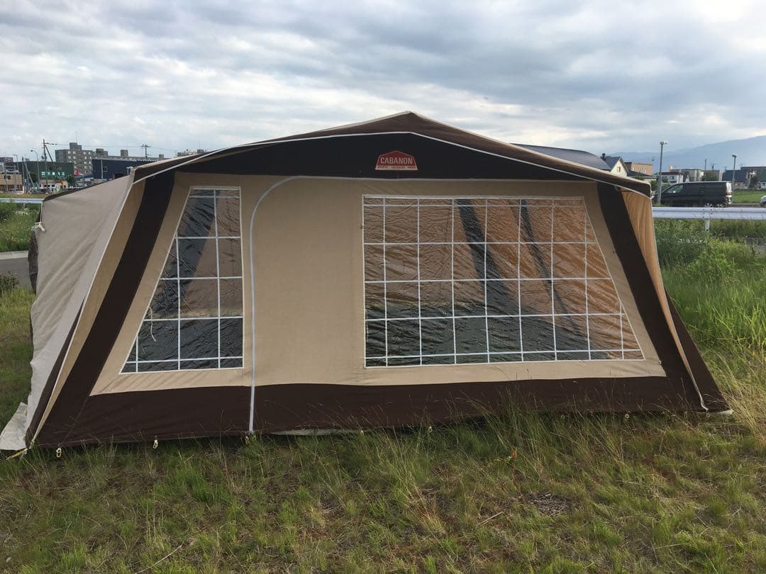 キャバノン　ナディア