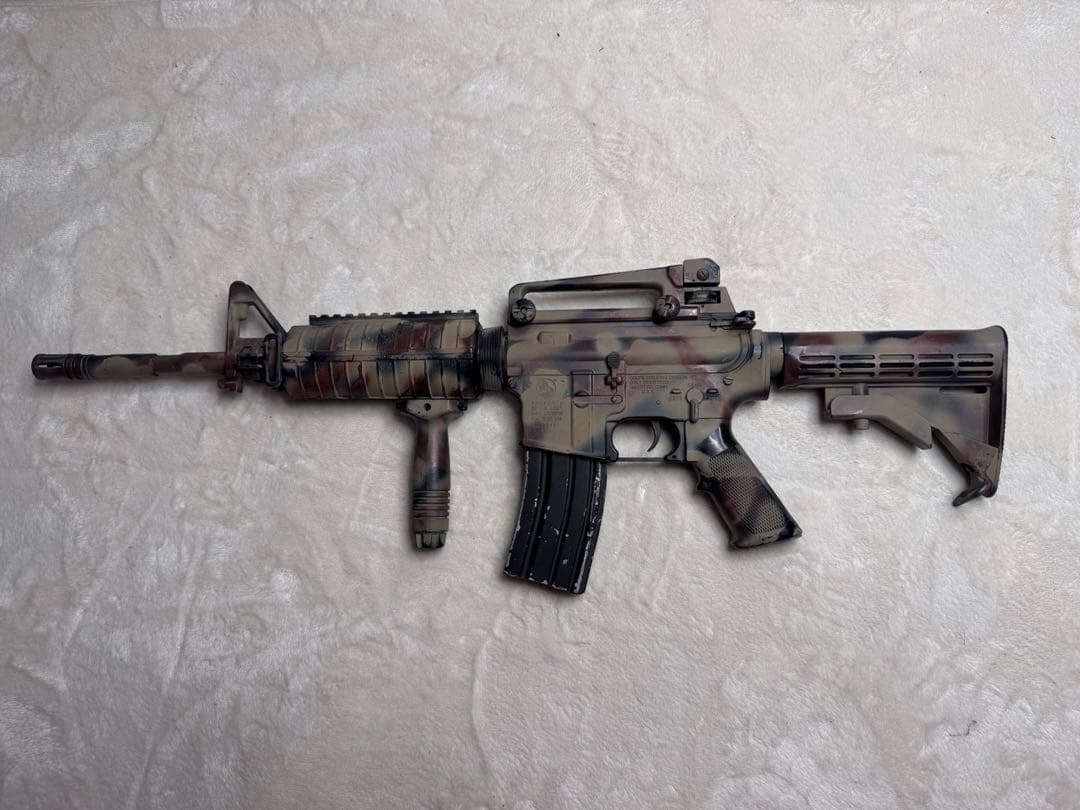 東京マルイ M4A1 電動ガン　バッテリー付