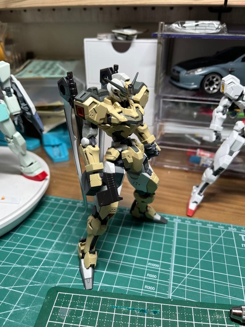 HG　陸戦型ガンダムキャリバーン【デザート迷彩カラー】 完成品　全塗装