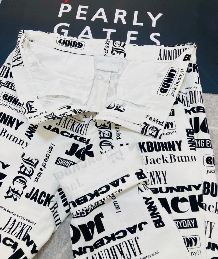 新品 パーリーゲイツ ジャックバニー ツイル 総柄テーパードパンツ(6) LL白