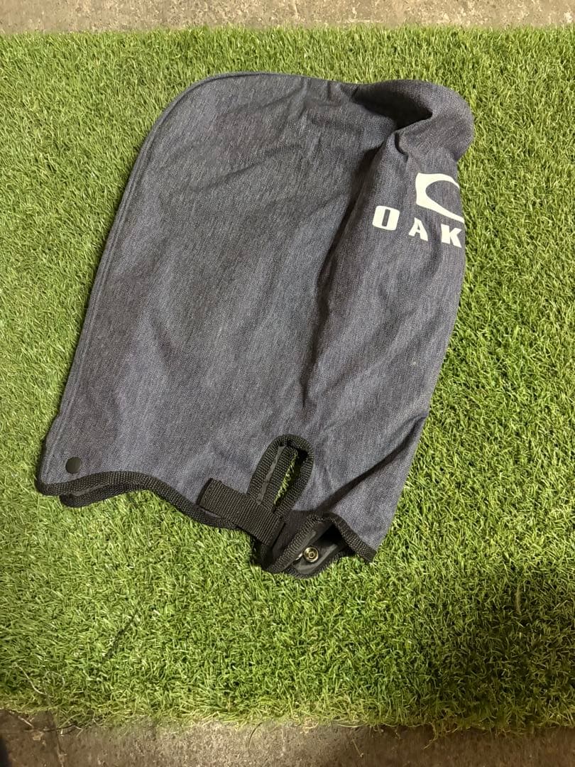 <週末値下>OAKLEY キャディバッグ　ラウンド4点セット