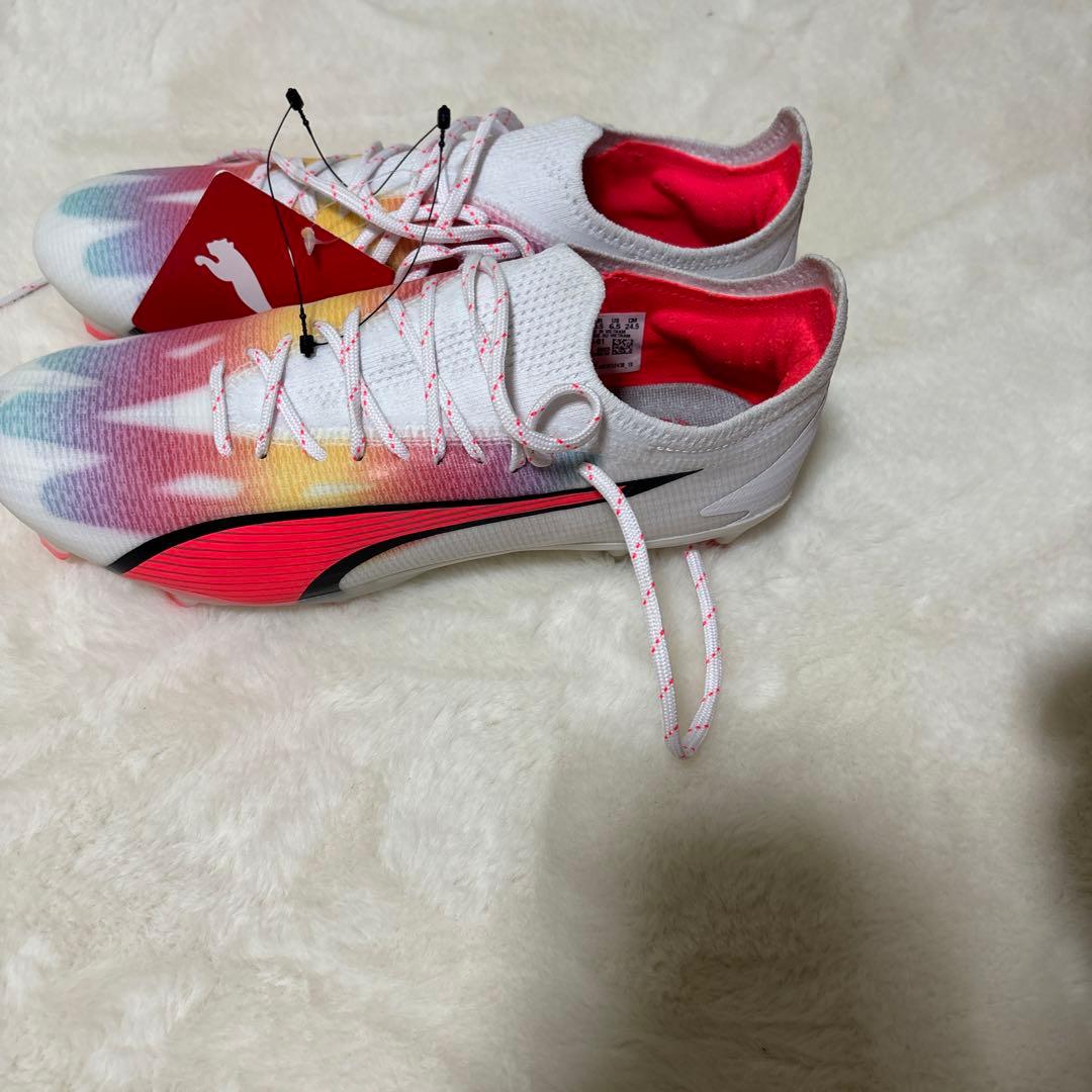 定価税込26400円！プーマ　ウルトラアルティメットFG/AG 24.5センチ