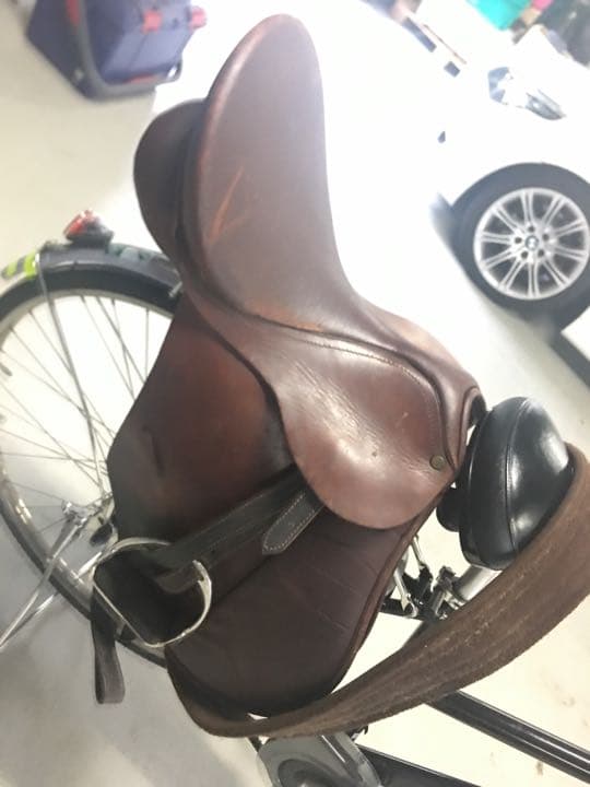 値下げしました。乗馬用の鞍です！