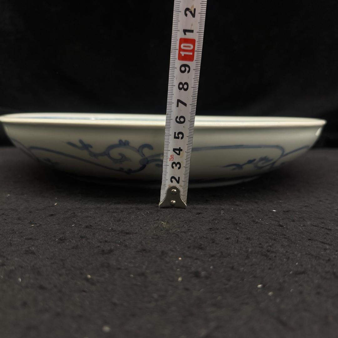 古伊万里　染付唐草馬図皿　大明成化年製在銘　飾り皿