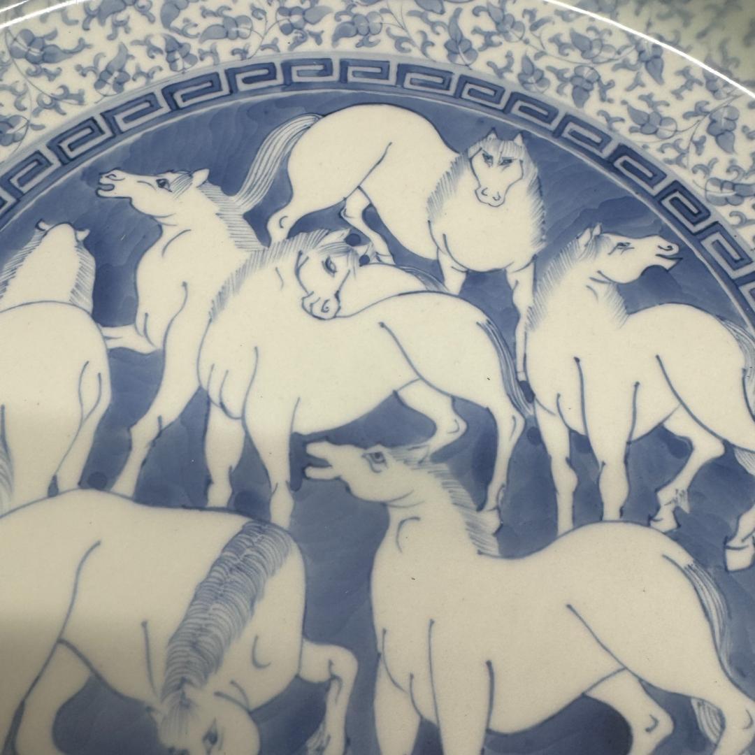 古伊万里　染付唐草馬図皿　大明成化年製在銘　飾り皿
