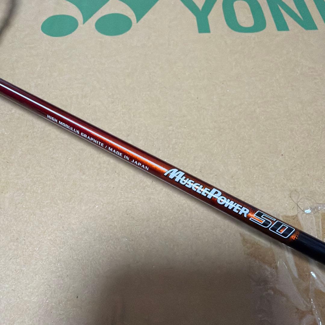傷あり　YONEX Muscle Power 50 赤　バドミントンラケット