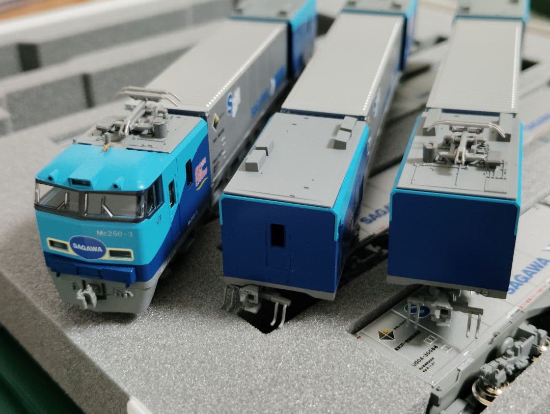 KATO M250系　スーパーレールカーゴ　JR 貨物　佐川　コンテナ付き