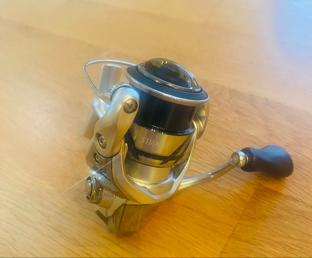 【値下げ中！】スピニングリール シマノ 23ストラディック C2000S 美品