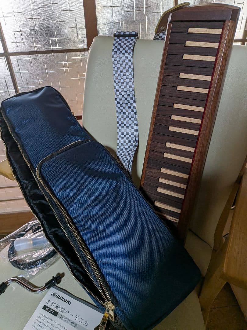 新品 スズキ木製 鍵盤ハーモニカ W-37