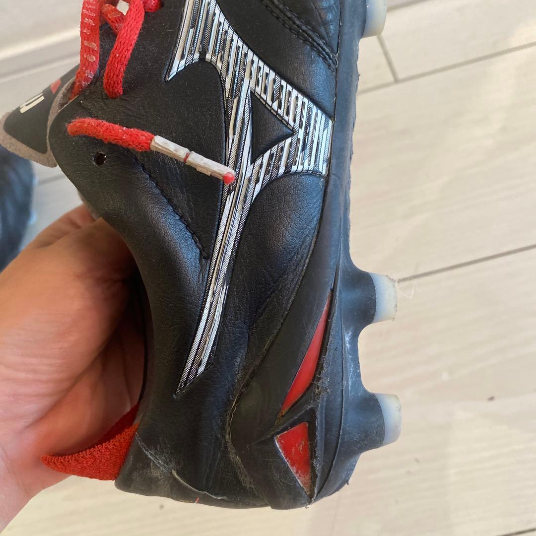 中古品　Mizuno Morelia NEO4サッカーシューズ 黒赤23cm