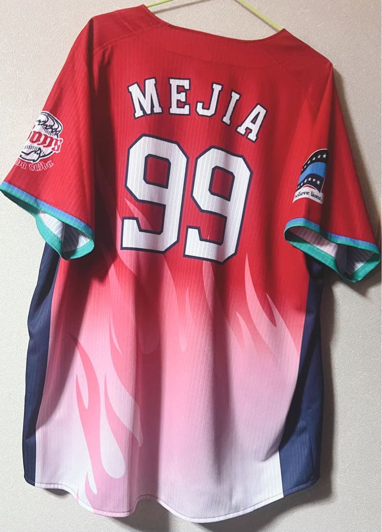 【新品未使用】埼玉西武ライオンズ 炎獅子ユニフォームXL エルネストメヒア　99