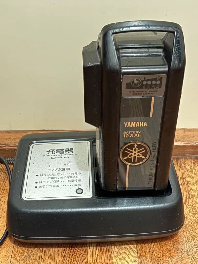 YAMAHA 電車自転車　バッテリー充電器鍵3個