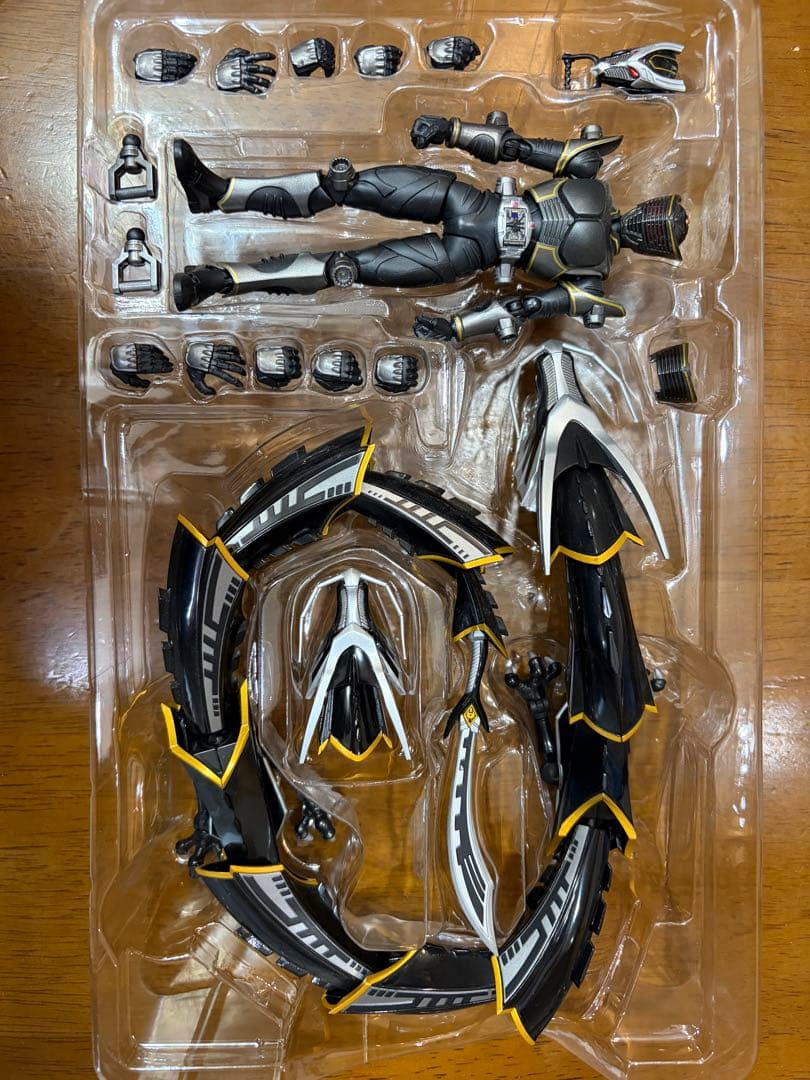 SH Figuarts 仮面ライダーリュウガ&ドラグブラッカー