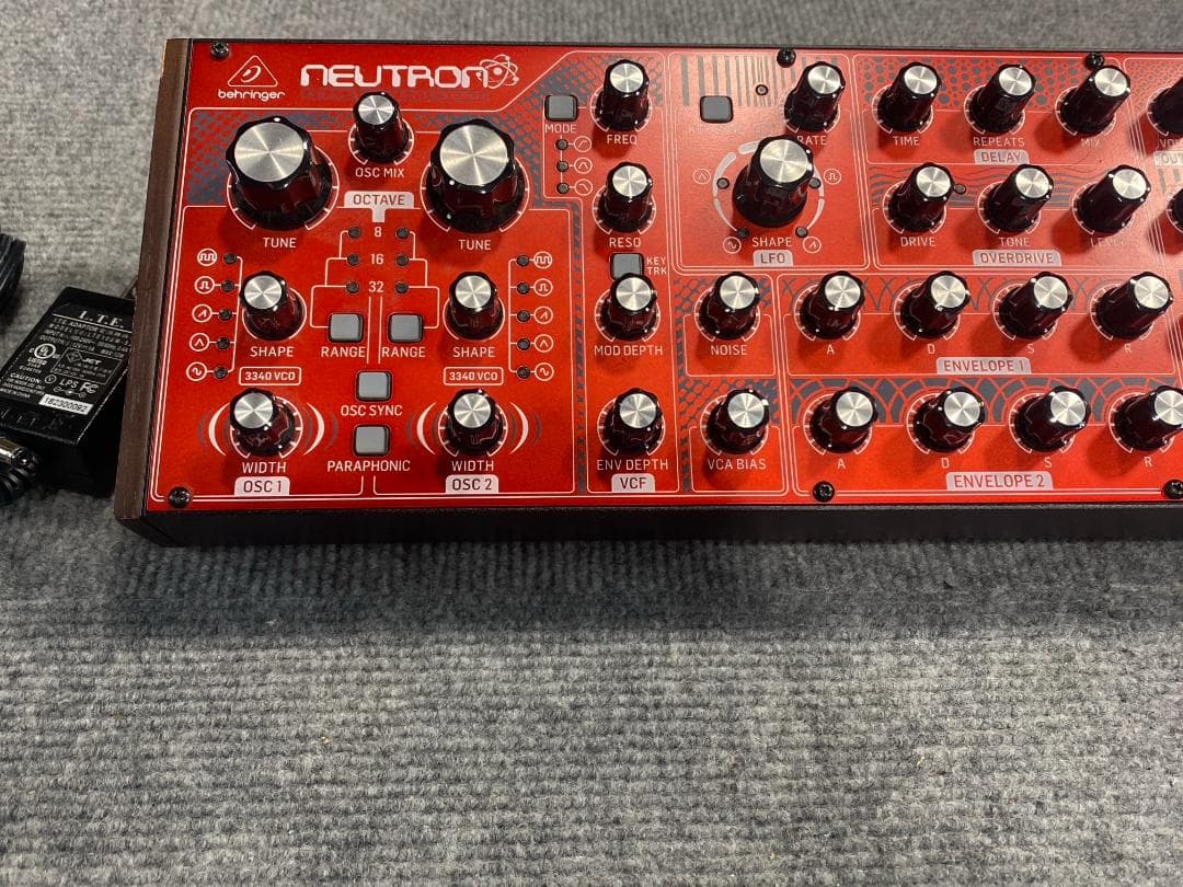 behringer neutron シンセサイザー
