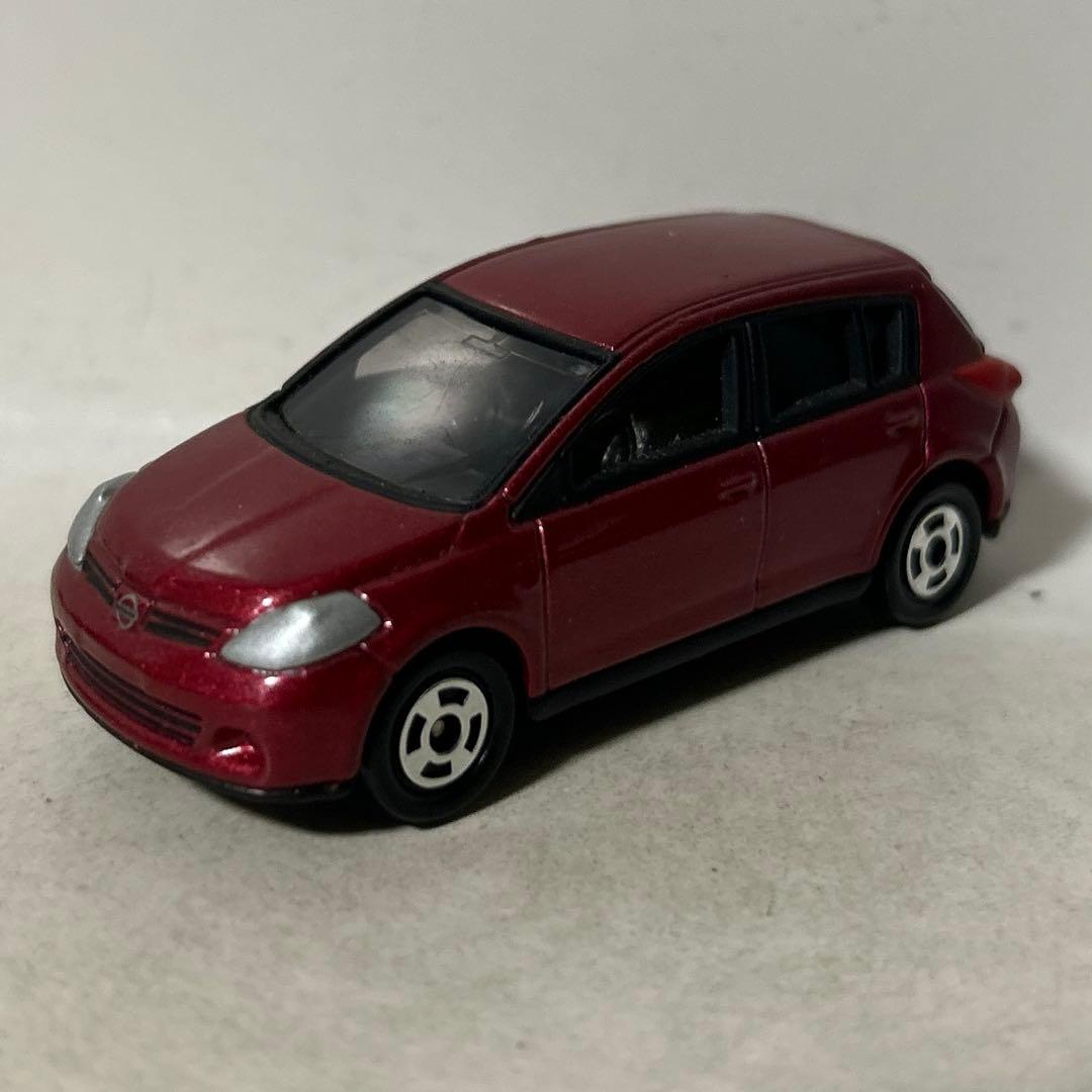 トミカ 日産　ティーダ　ルミナスレッド