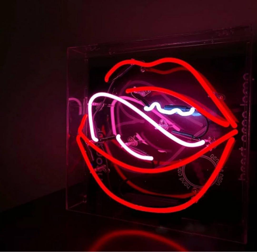 オーダーメイド　ネオン管　セクシーリップ 多色ネオンライト ボックス型　看板