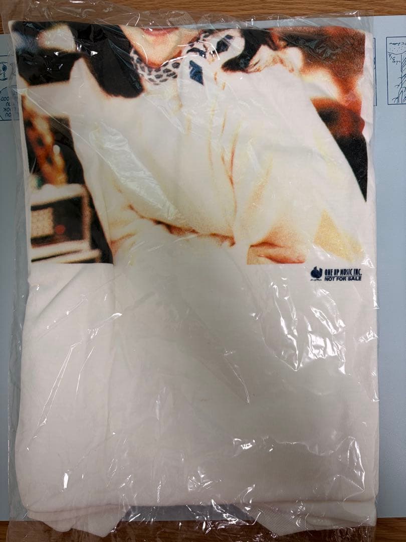 STEP BY STEP VネックTシャツ