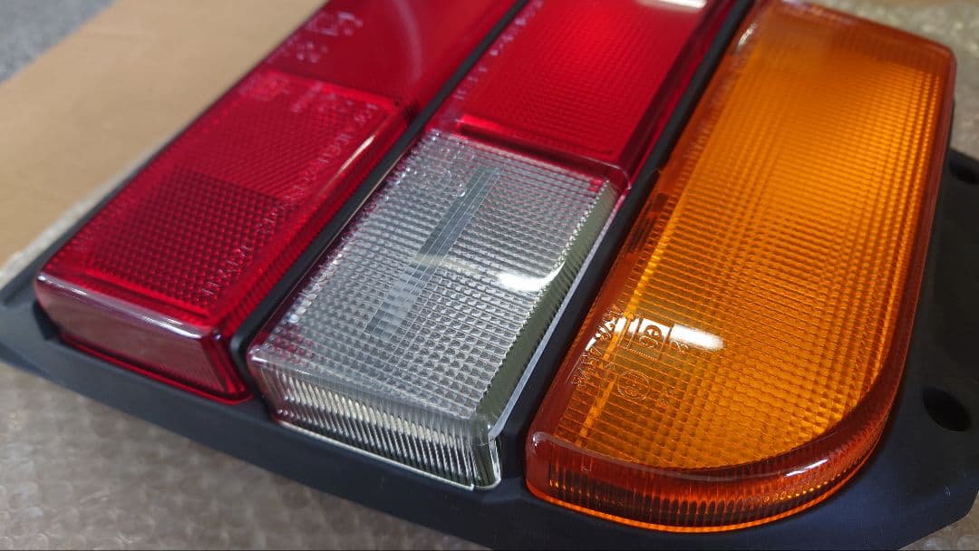 アルトワークス　スズキ　純正　テールランプ　35670-84010　左　未使用