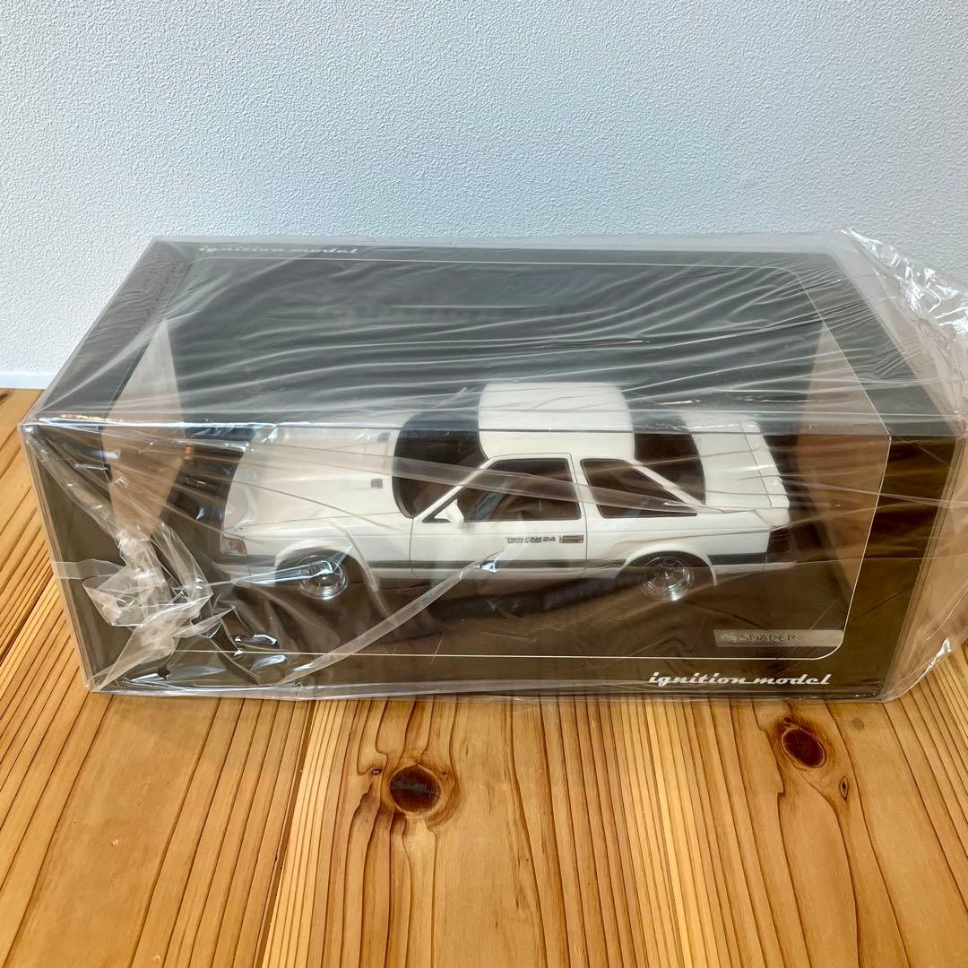 Toyota Soarer 2.0 GT (Z10) ホワイト 1:18スケール