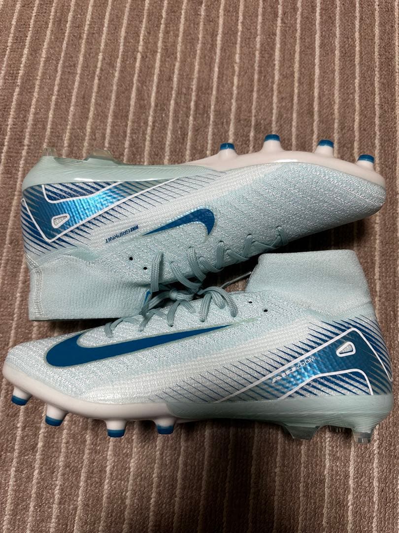 と！Nike サッカーシューズ ハイカット ライトブルー