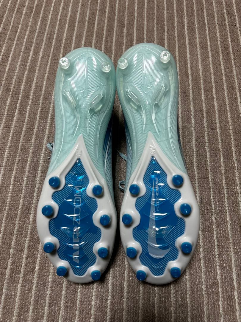 と！Nike サッカーシューズ ハイカット ライトブルー