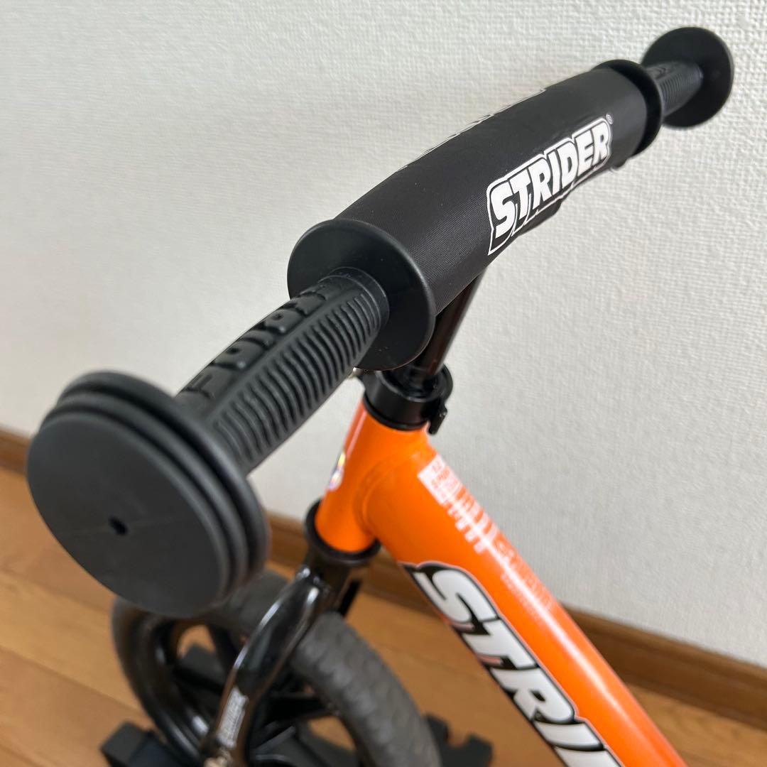 STRIDER ストライダー　12インチ　スポーツモデル　オレンジ　スタンド付き