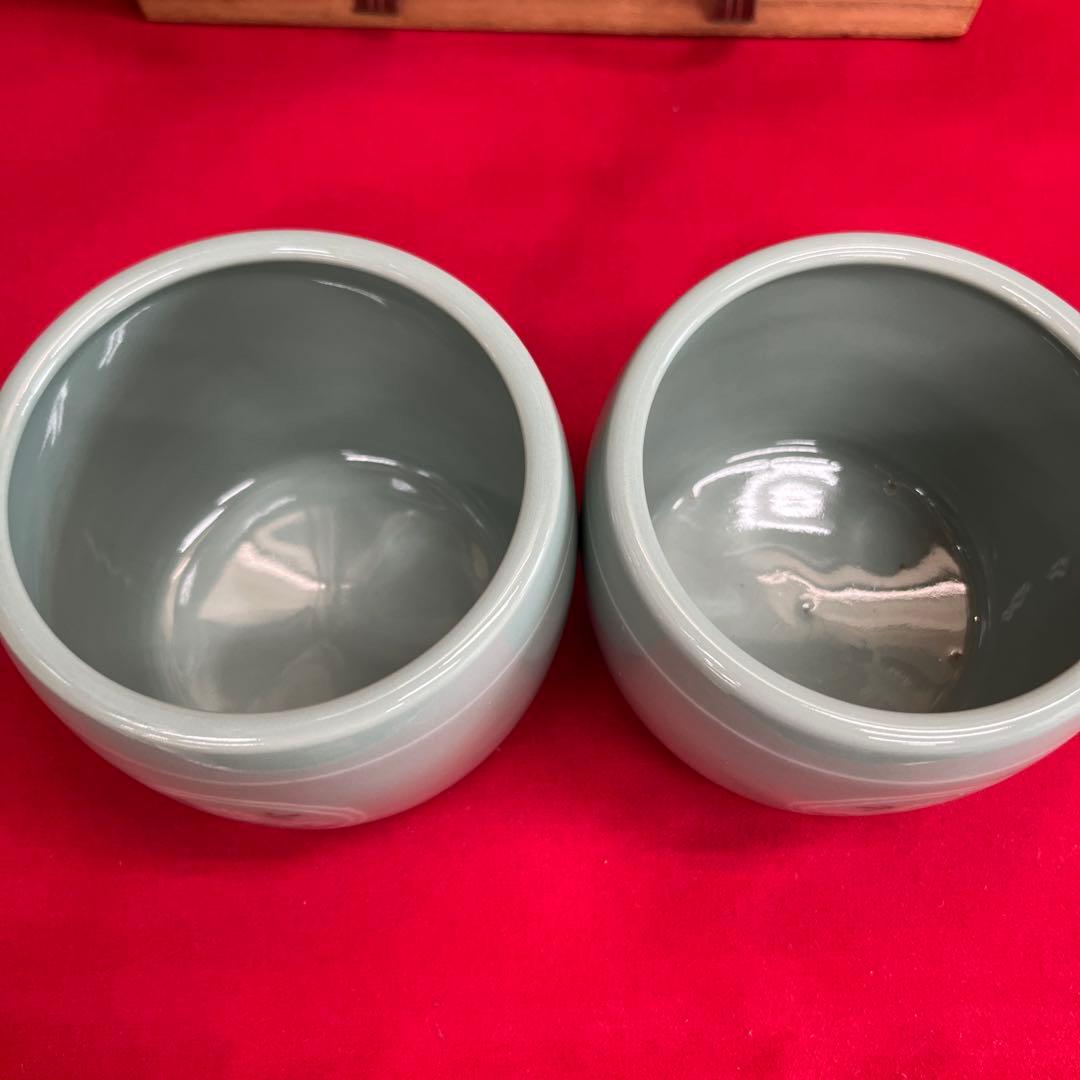 三代諏訪蘇山　菊丸文青磁火入一対