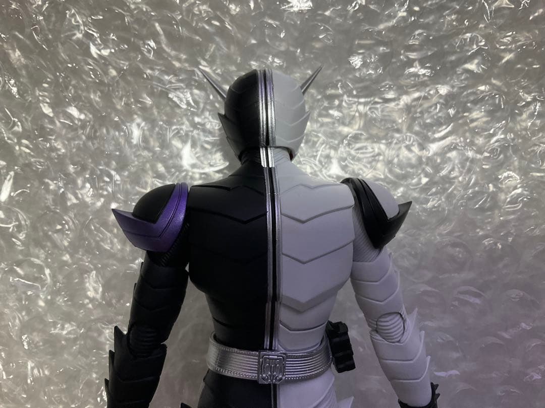 【中古】S.H.Figuarts（真骨彫製法）仮面ライダーW ファングジョーカー