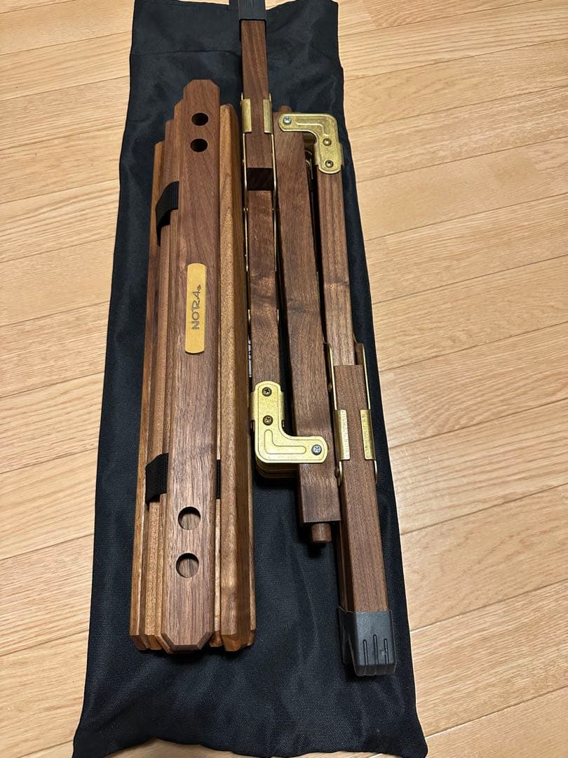 noras サイドテーブル　ウォールナット　真鍮金具