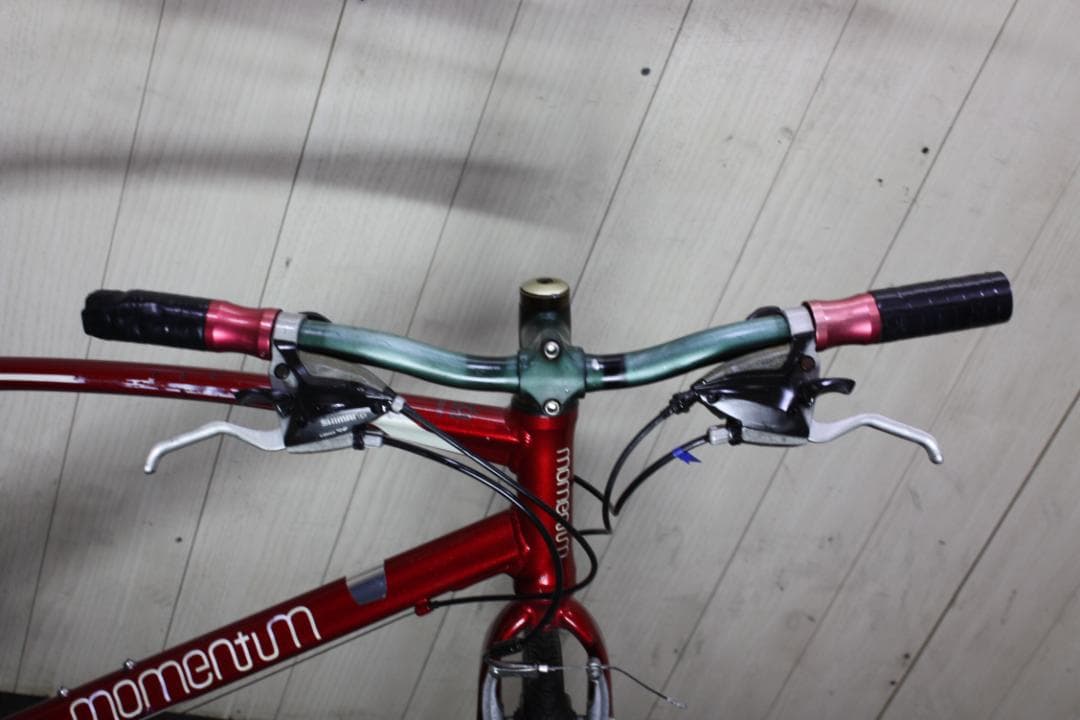 GIANT-MOMENTUM iNEED Z-3 700C21速460mmクロス