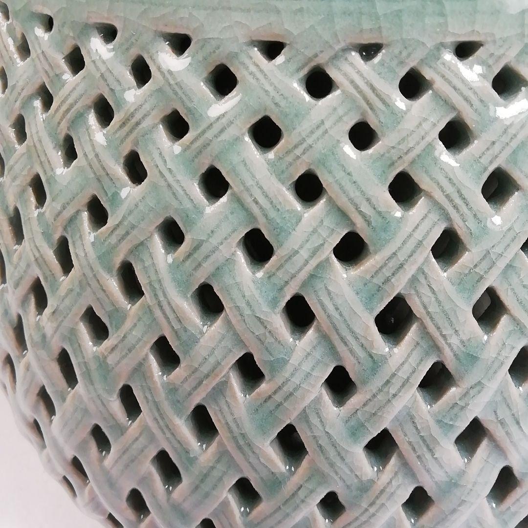 Ｗ７３　水指　『青磁透刻』『芋頭水指』『金世龍 作』　共箱　茶道具