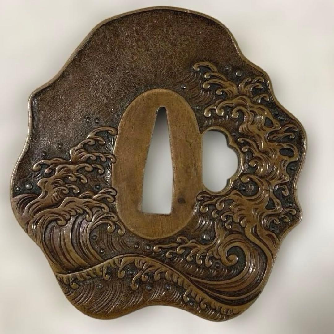 B-37 鍔　素銅地変形鍔波濤図　武具　刀装具　江戸時代　骨董品　美術品　工芸品