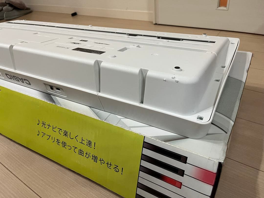 電子ピアノ　CASIO　LK-511 キーボード　光ナビゲーション