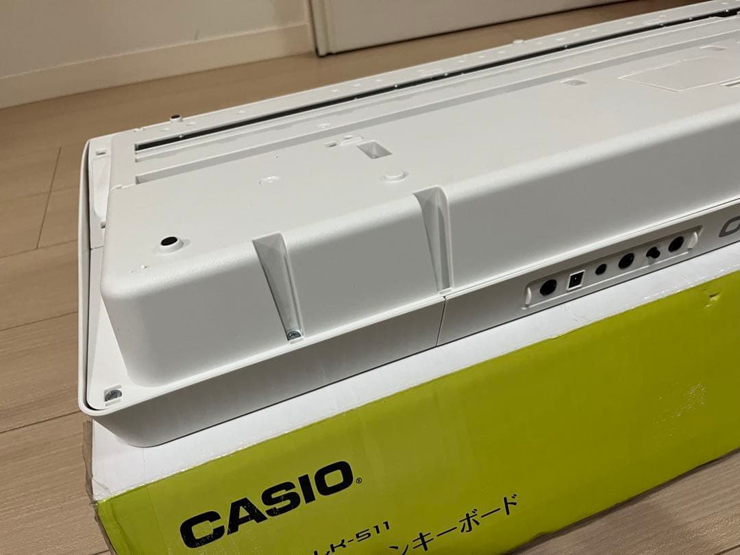 電子ピアノ　CASIO　LK-511 キーボード　光ナビゲーション