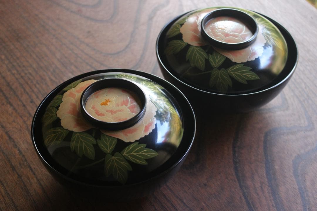 時代逸品！上質黒漆に優美な牡丹見返し蜂蒔絵の映えるお椀2点（検輪島塗蒔絵椀雑煮椀