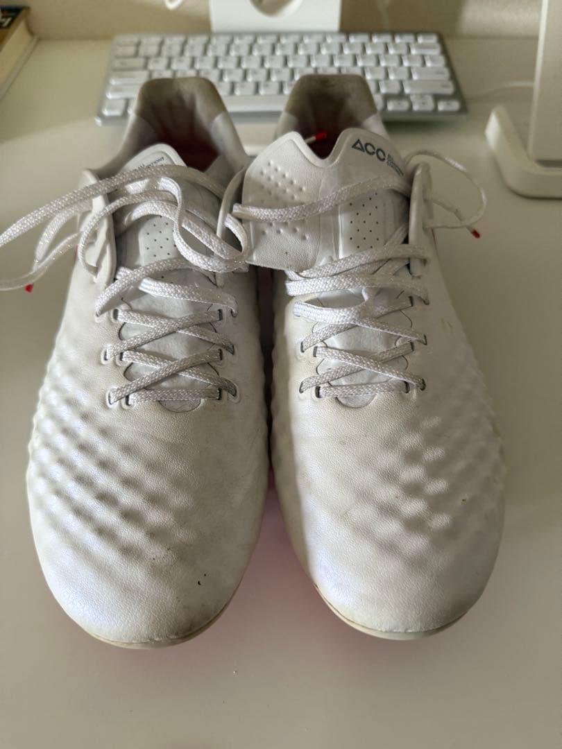 【本日限定価格】マジスタ　サッカースパイク　26