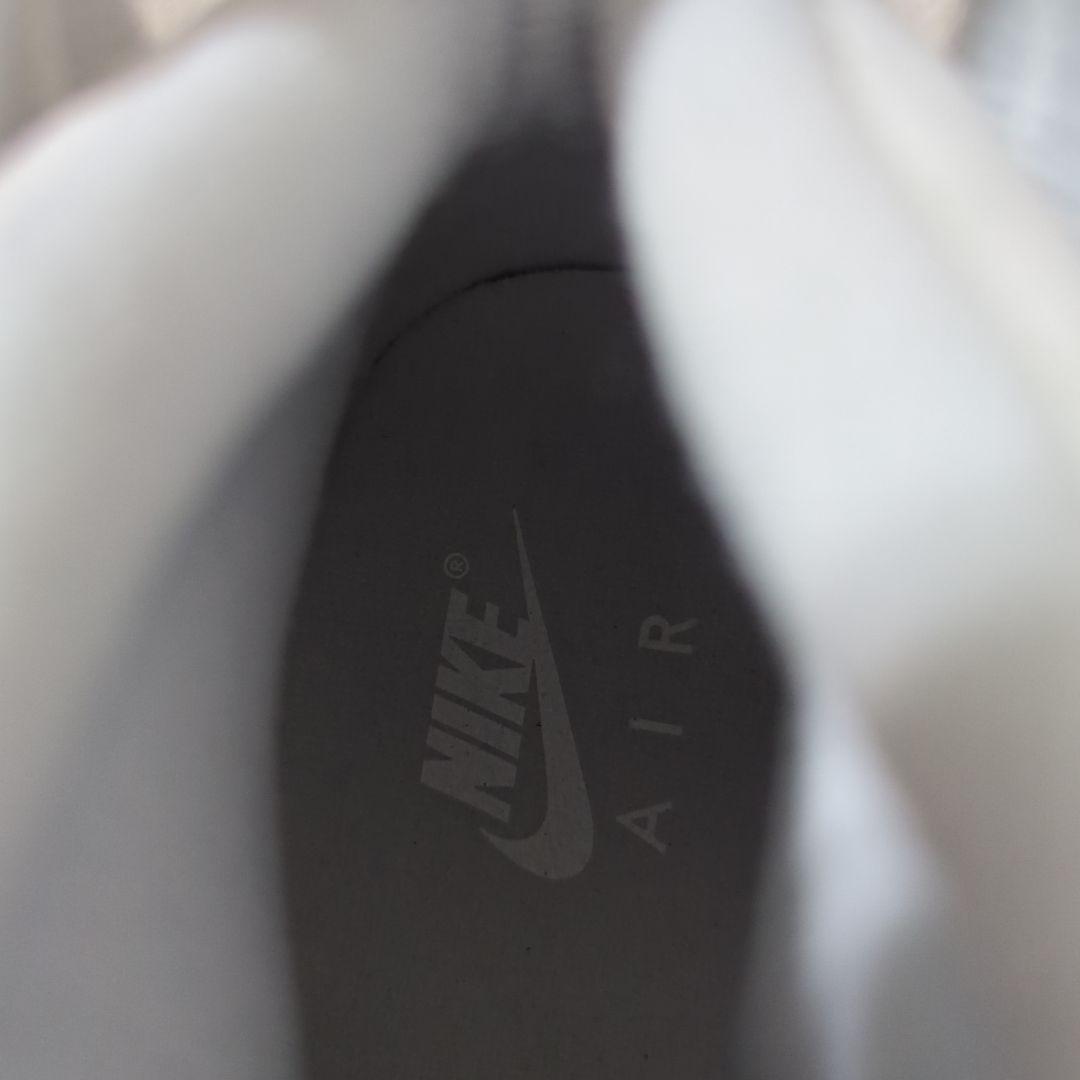 NIKE　エアマックスペニー　ホワイト/グレー