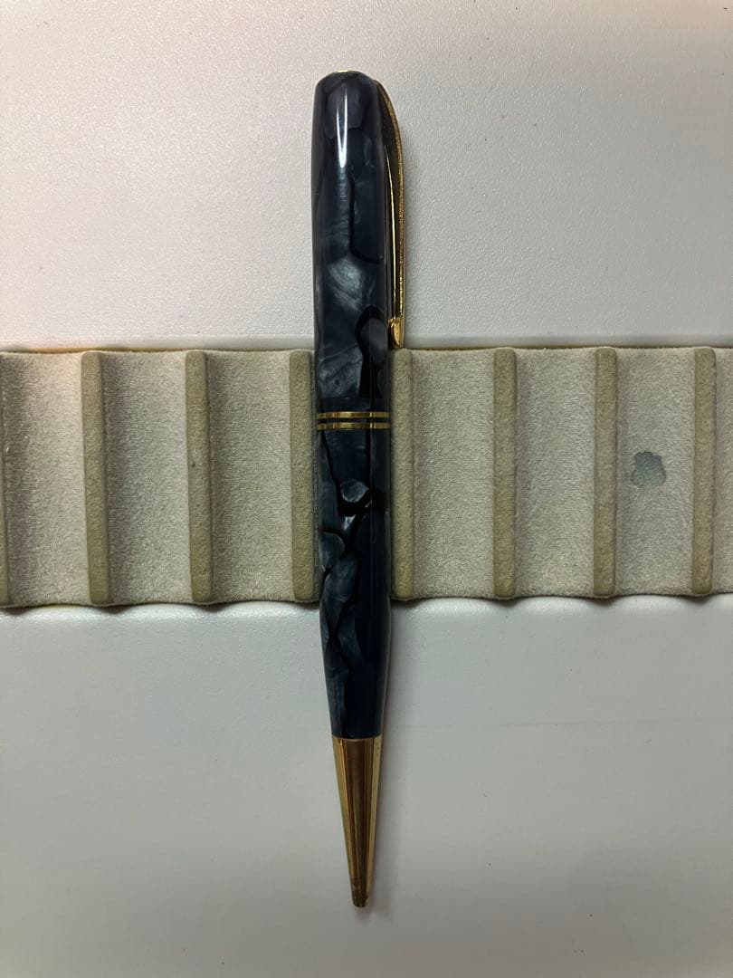 BURNHAM　バーナム　ペンシル　1.18mm グレーマーブル