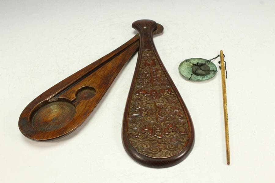 中国美術 花梨 刻 雲蝙蝠紋 秤 測り具(K-A911)