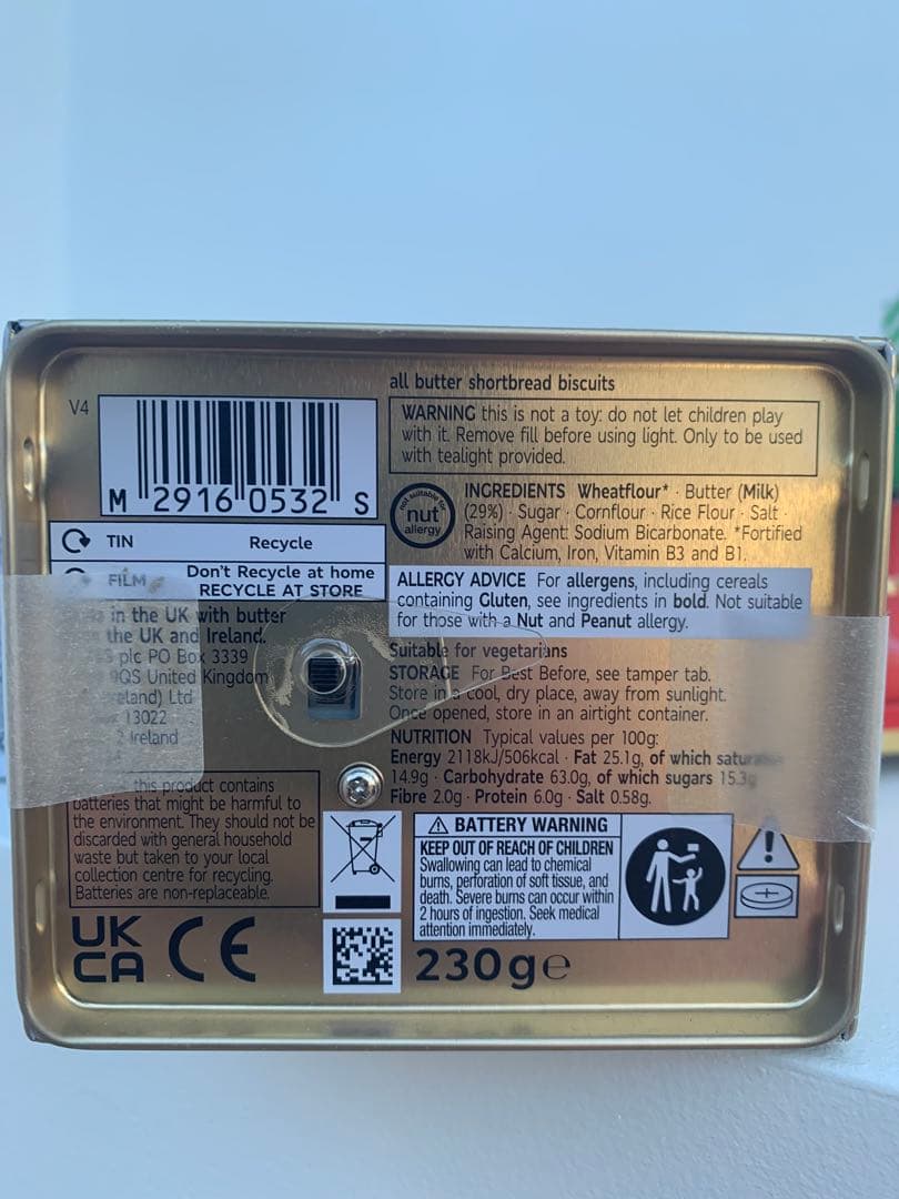 M&S クリスマス限定　ビスケット入 ライトアップ缶 金&ホワイトセット