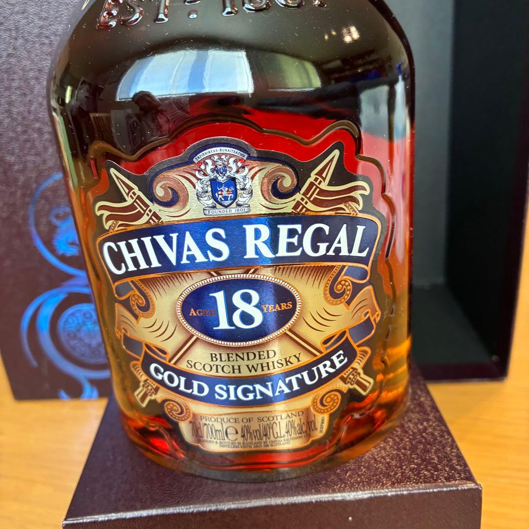 シーバスリーガル18年　ゴールドシグネチャー　ウイスキー　青