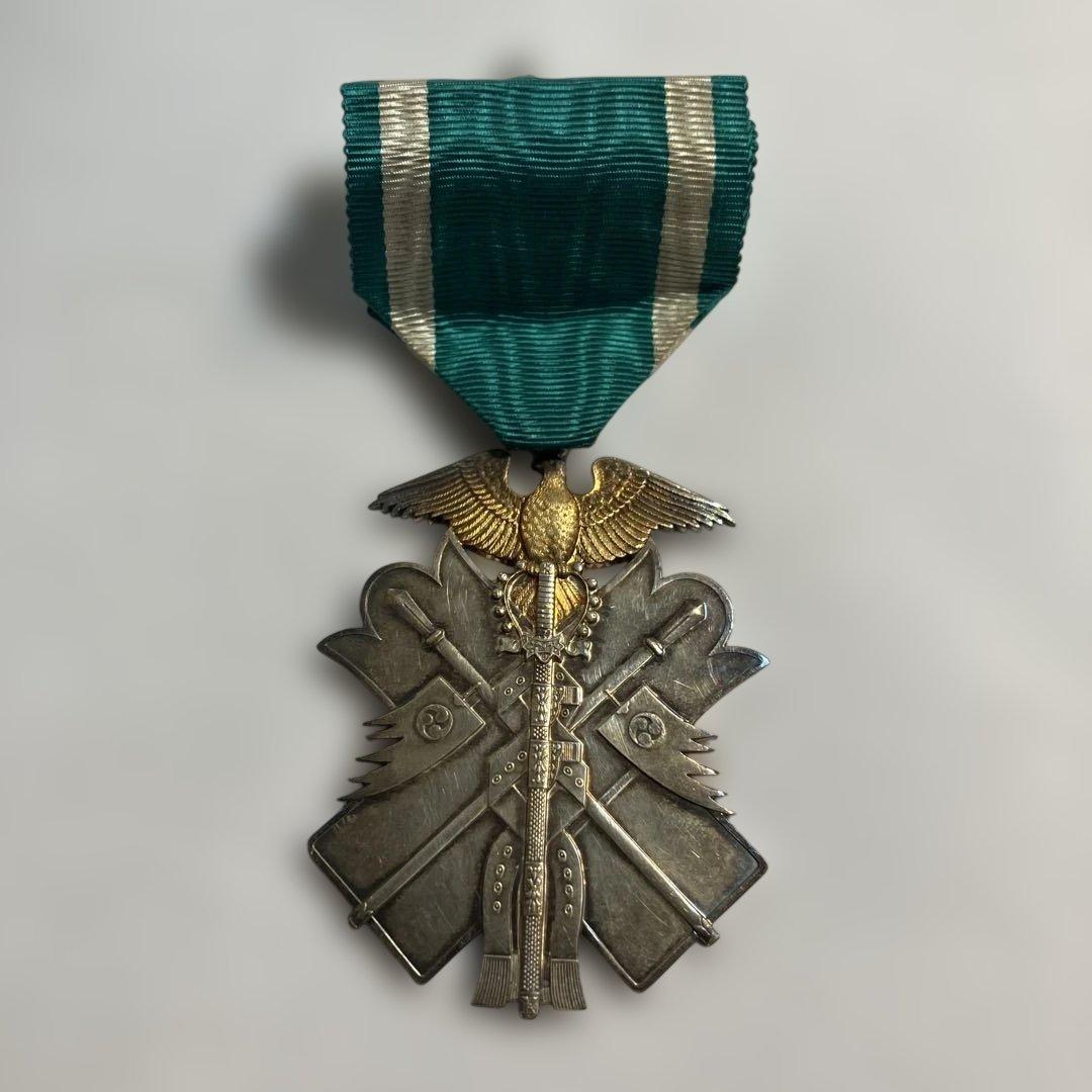 功七級金鴉章　勲章　メダル　略章　日本