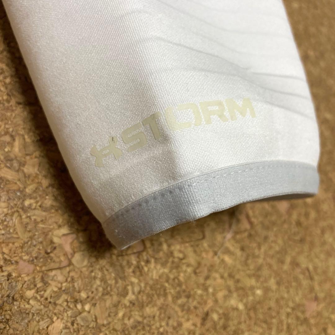 【美品】アンダーアーマー UNDERARMOURゴルフウェア XLメンズ白