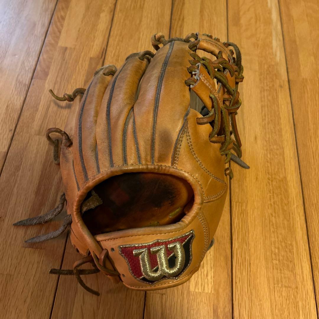 ウィルソンの硬式内野手用グローブ