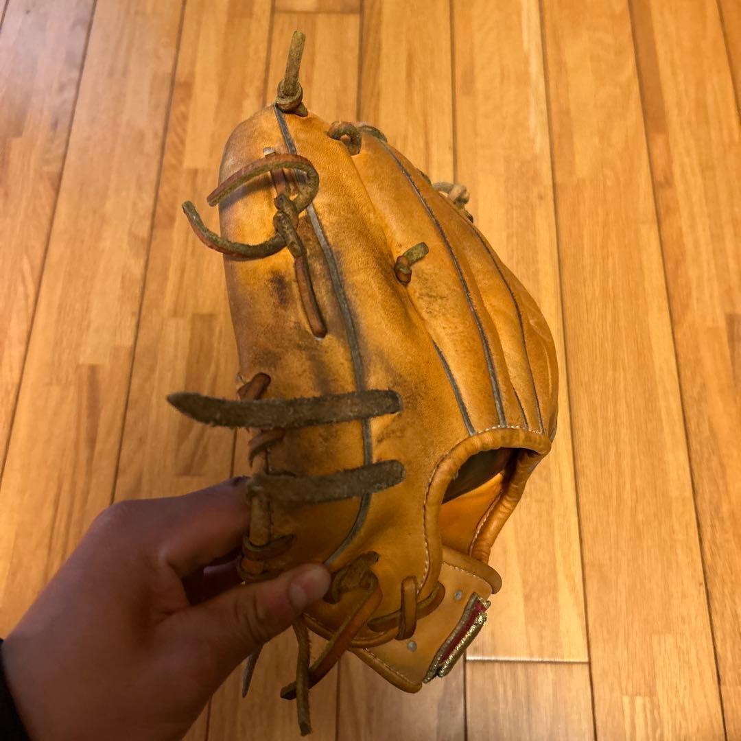 ウィルソンの硬式内野手用グローブ