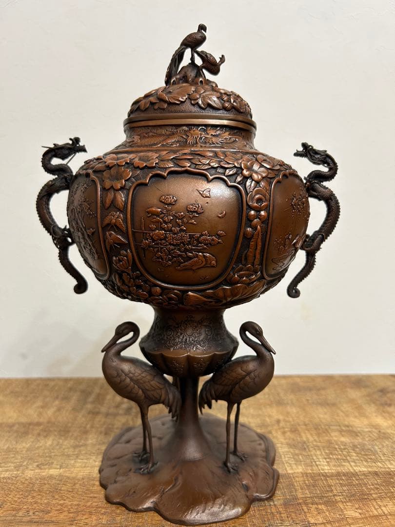 【董芸】高岡銅器 名匠 晃真 作 銅製 孔雀摘龍耳鶴足 香炉