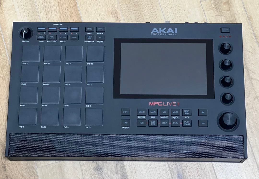 【美品】AKAI MPC LIVE II – 1TB SSD拡張＆専用ケース付き