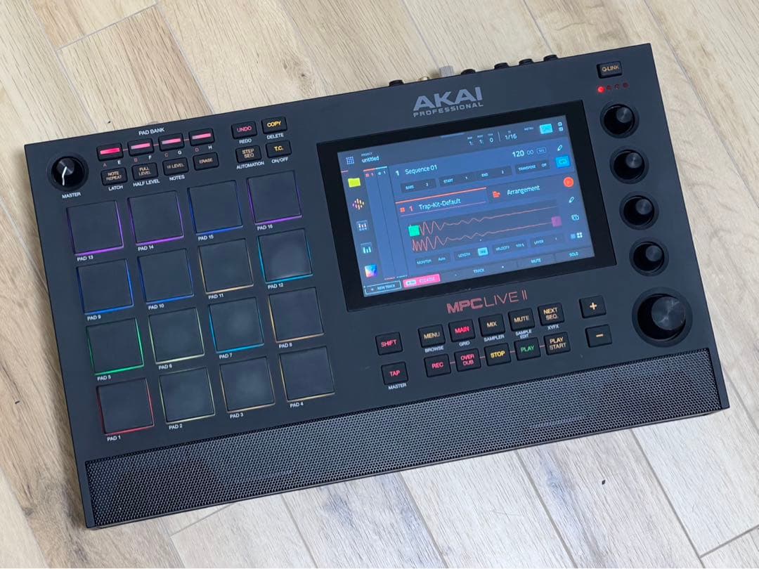 【美品】AKAI MPC LIVE II – 1TB SSD拡張＆専用ケース付き