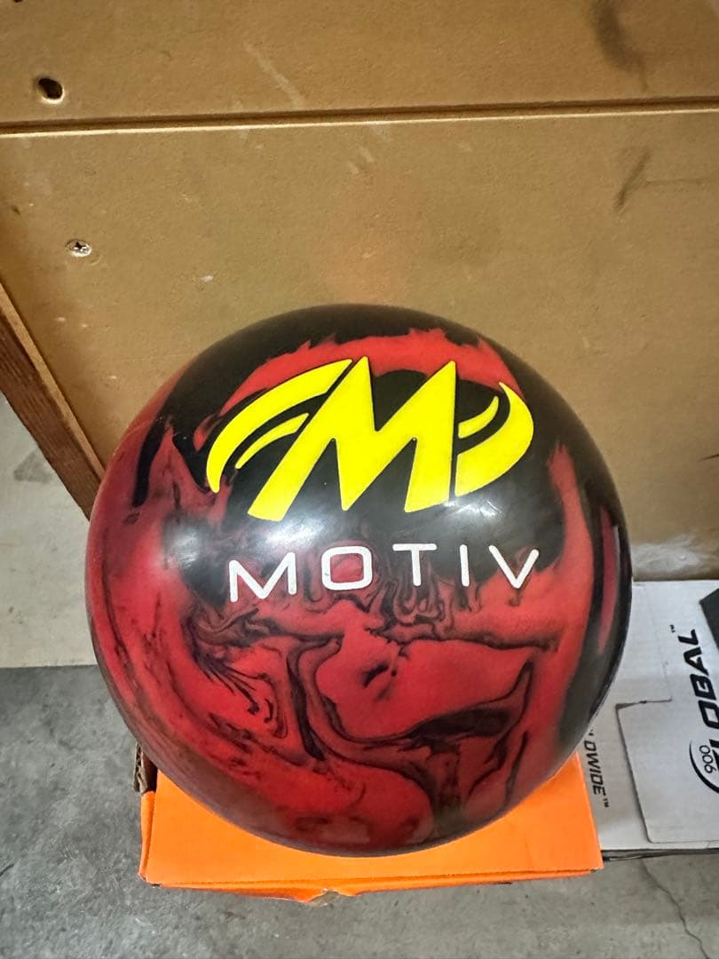 MOTIV リーサルベノム ボウリングボール 15ポンド