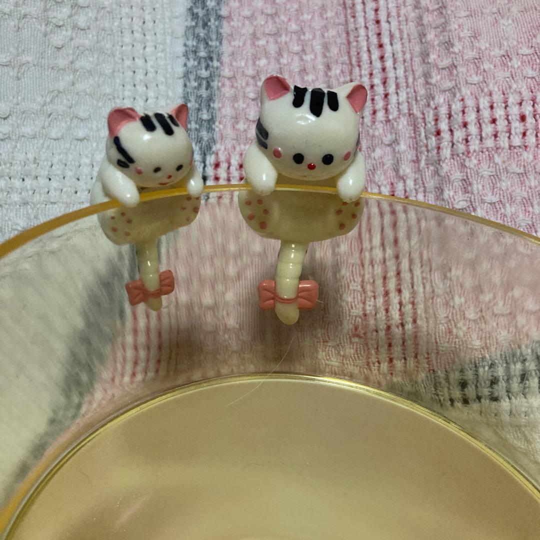 昭和レトロ　コップのフチ　 猫　引っ掛けマスコット　 撮影＆確認のため開封した
